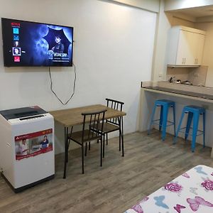 Deluxe Queen Studio